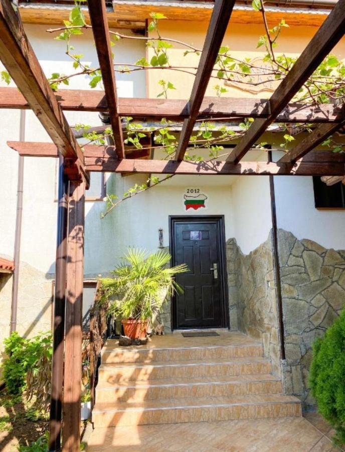 Отель Kyshta Za Gosti Raya Fazanovo Экстерьер фото
